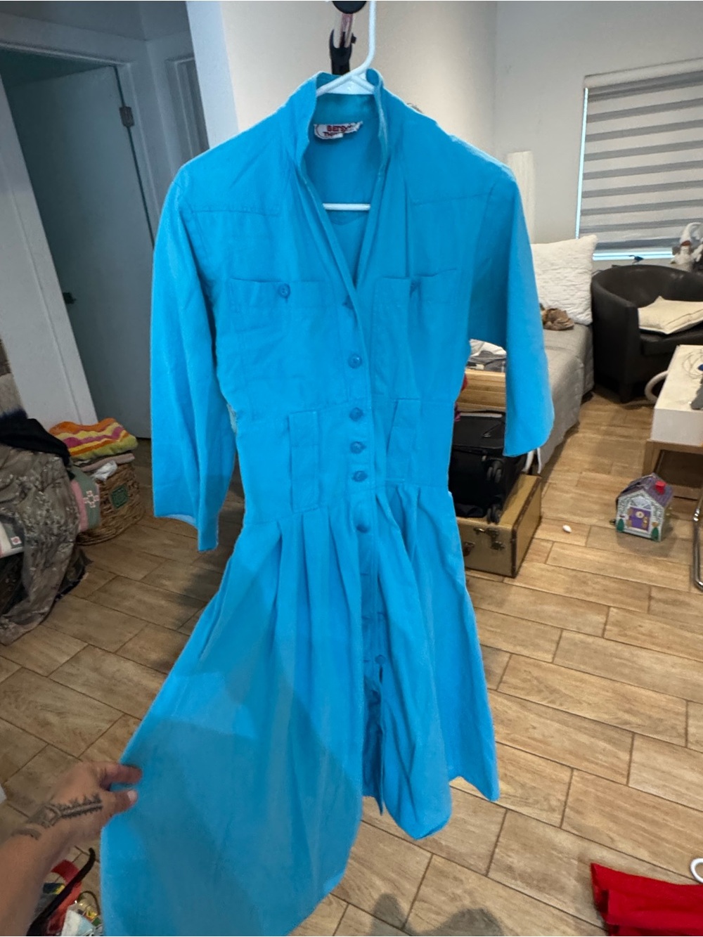 Vibrant Turquoise Button-Front Midi Dress with Pleated Skirt